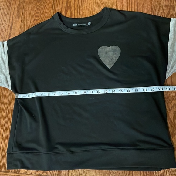 Jet by John Eshaya black heart relaxed fit pullover soft and cozy top sz SP - Picture 9 of 12